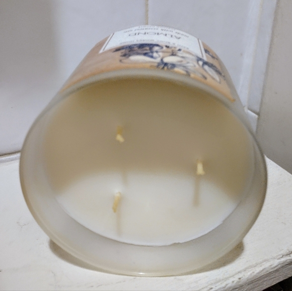 NEW Almond Bath & Body Works 3 wick Candle HTF - Picture 4 of 8